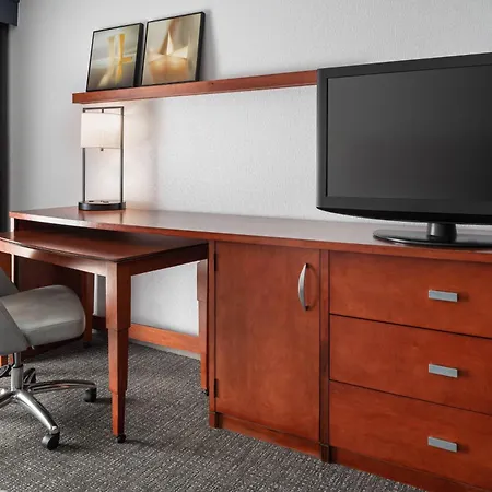 Courtyard By Marriott Pleasanton Hotel